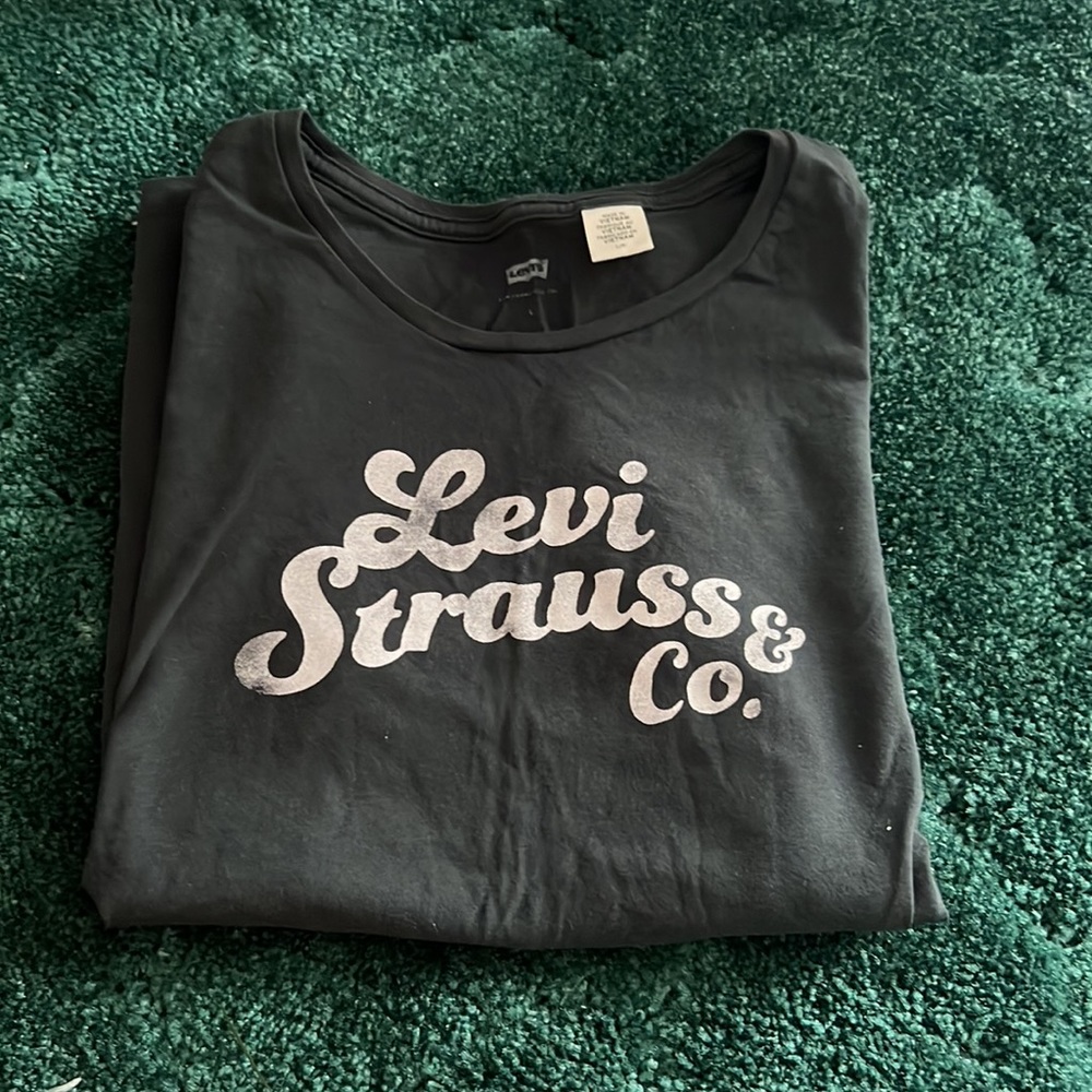 Levi’s T-shirt
